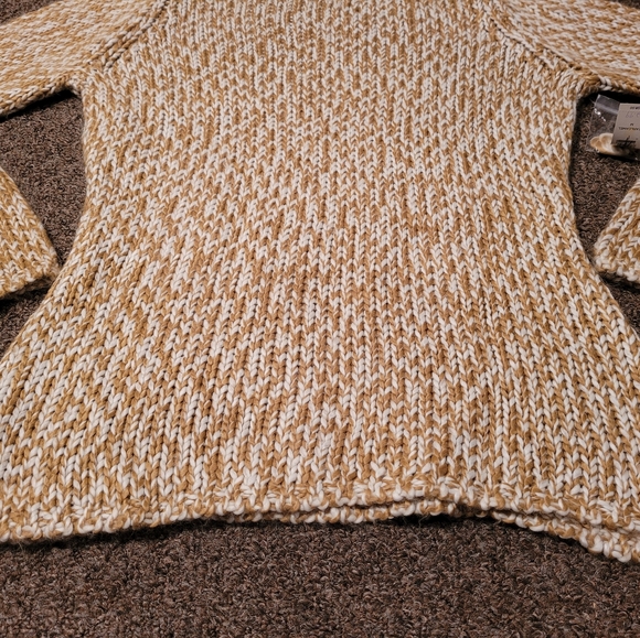 Pursuits Ltd. Ivory & Gold Soft Knit Turtle Neck Sweater - Picture 4 of 12